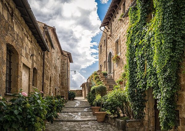 houses-640x480-89979963.jpeg