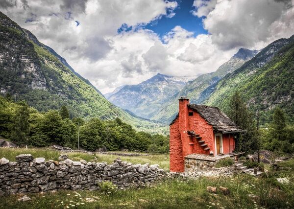 houses-640x480-98534714.jpeg