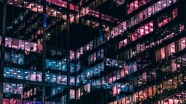 commercial-buildings-640x480-25428682.jpeg