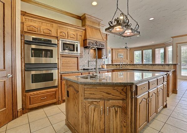 luxury-vinyl-flooring-denver-640x480-42157874.jpeg